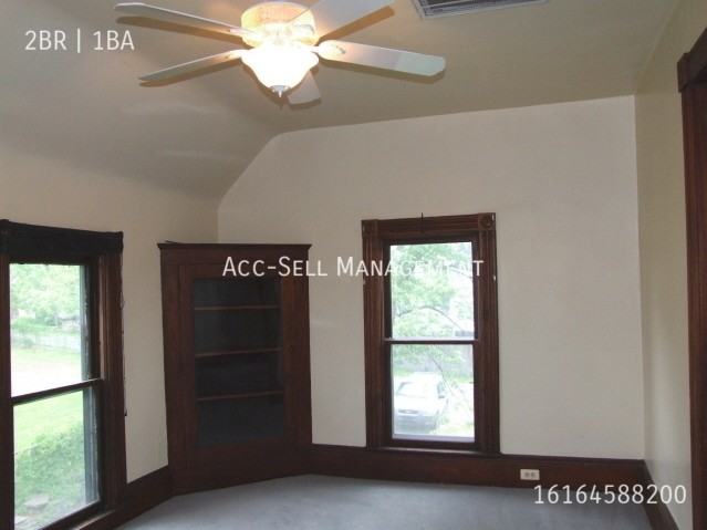 437 Barnett St Ne #2 - Photo 4 of 10