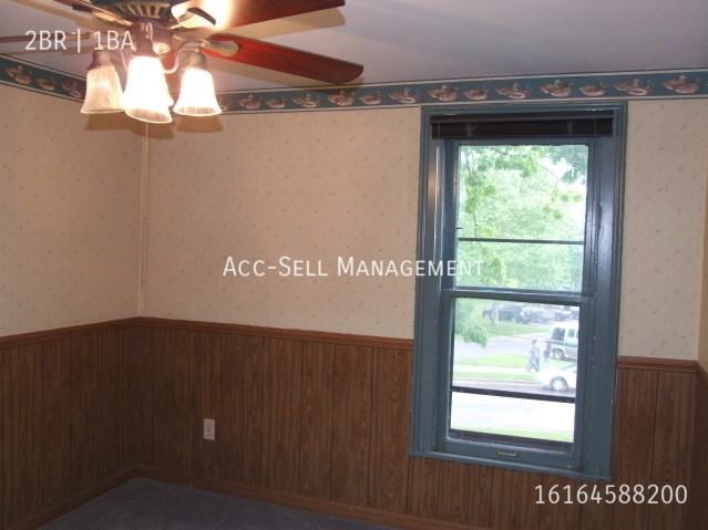 437 Barnett St Ne #2 - Photo 5 of 10