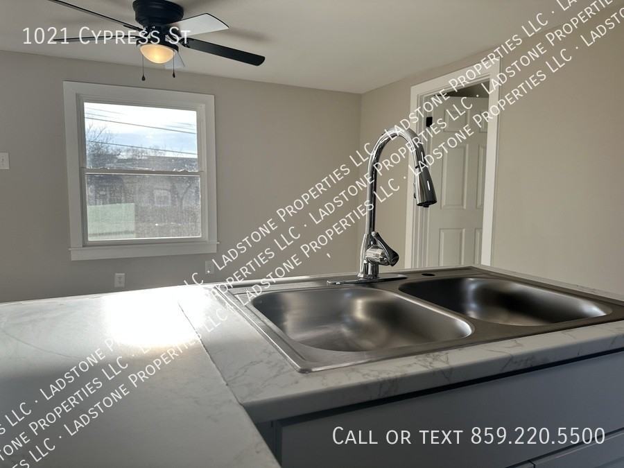 1021 Cypress St - Photo 7 of 23