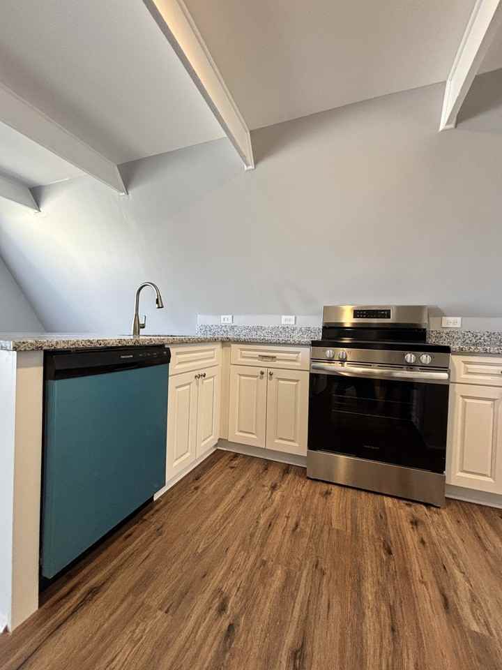 43 Swiss Dr - Photo 6 of 19