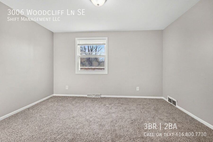 3006 Woodcliff Ln Se - Photo 6 of 15