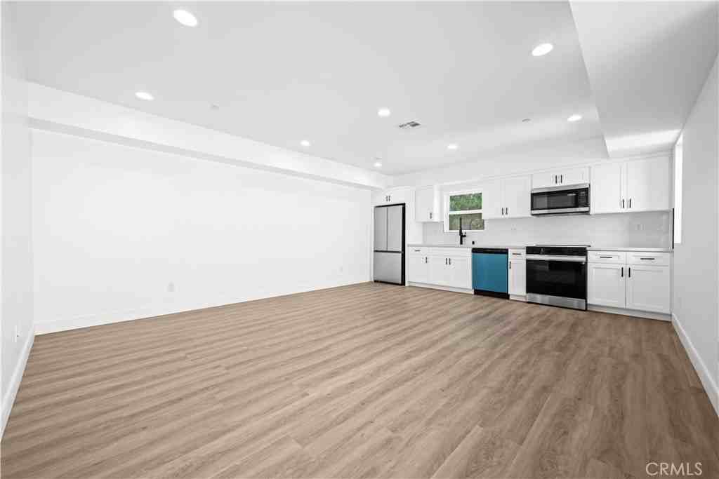 6704 1/2 Kester Ave #6704 - Photo 6 of 31