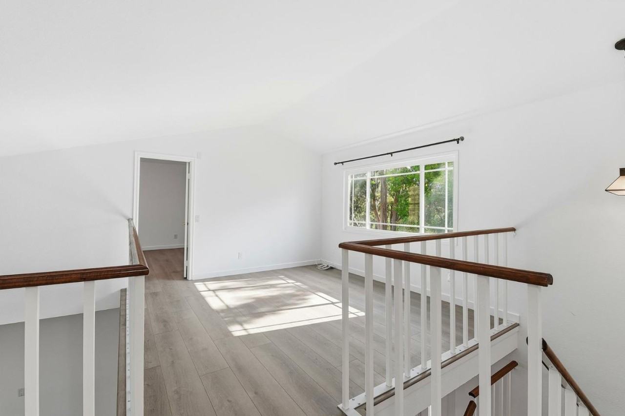 29016 Lillyglen Dr #29016 - Photo 4 of 23