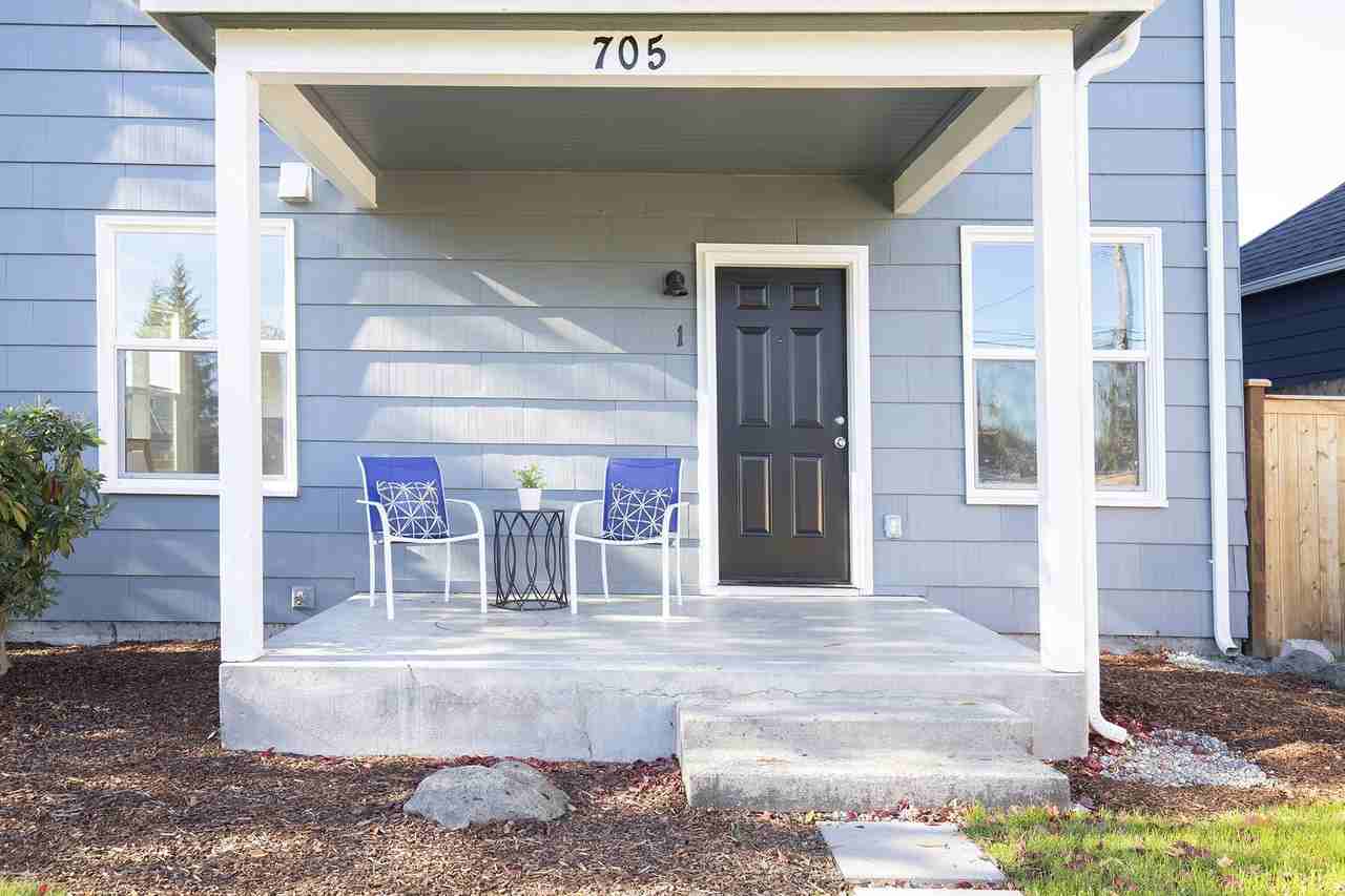 705 4th Ave Sw #1 - Photo 2 of 18