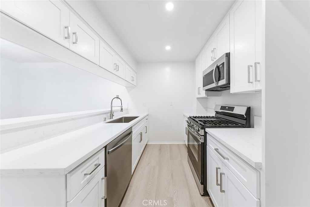 465 Ivy St #465-203 - Photo 7 of 28