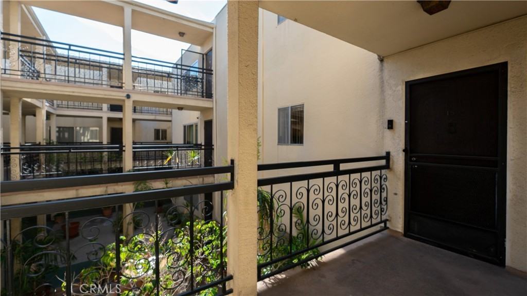 1236 N Columbus Ave #1236 - Photo 6 of 26