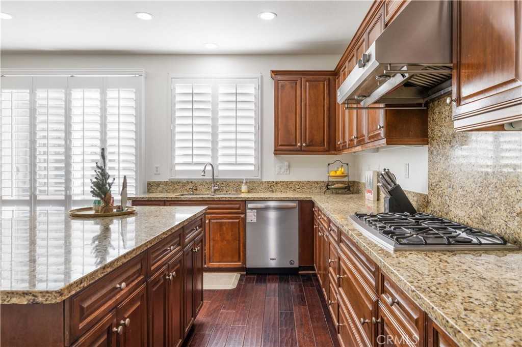 236 W Weeping Willow Ave #236 - Photo 3 of 35