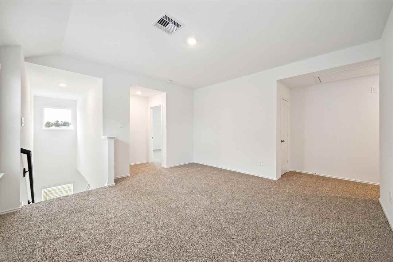 1011 Concord Pointe Ln - Photo 7 of 10