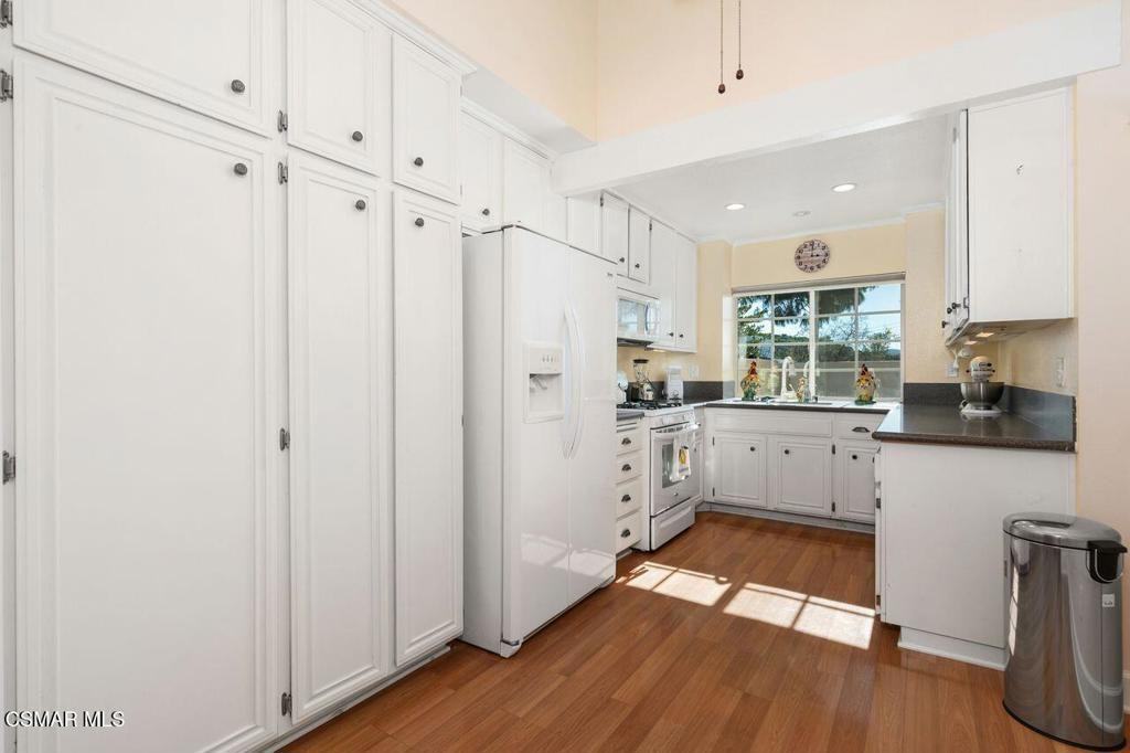 2004 Birchdale Ct #2004 - Photo 7 of 22