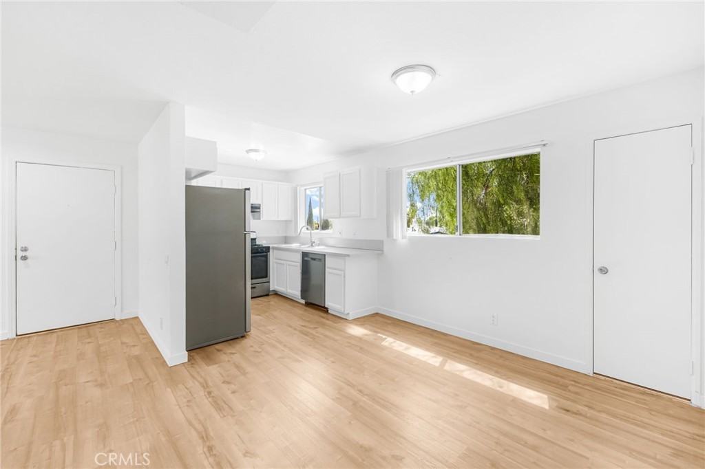 11151 Arminta St #11151201A - Photo 2 of 14