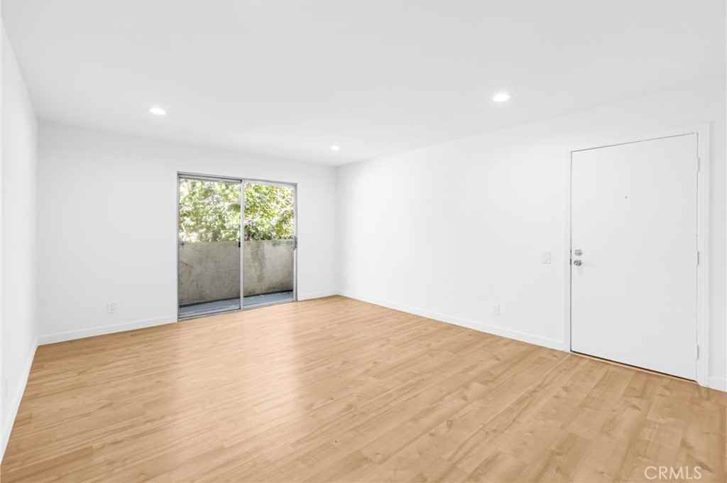 11151 Arminta St #11151201A - Photo 5 of 14