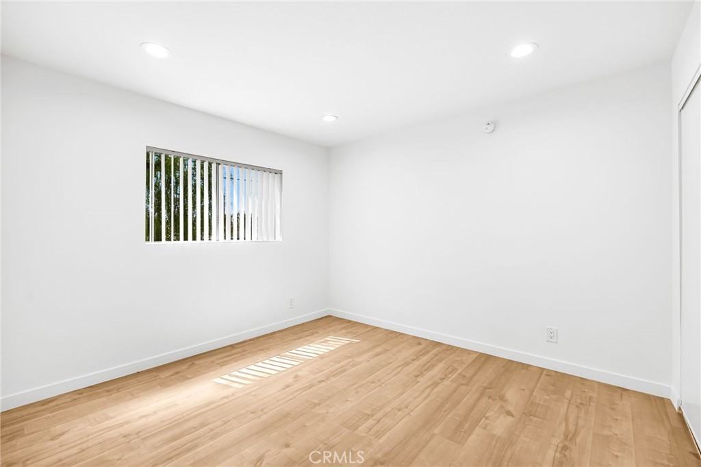 11151 Arminta St #11151201A - Photo 6 of 14