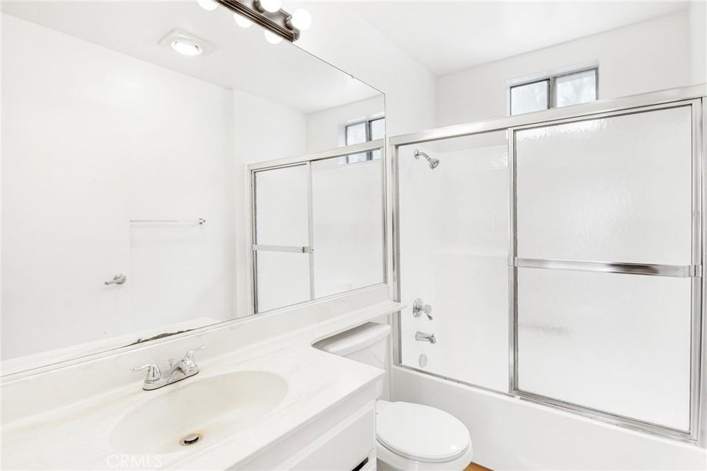 11151 Arminta St #11151201A - Photo 7 of 14