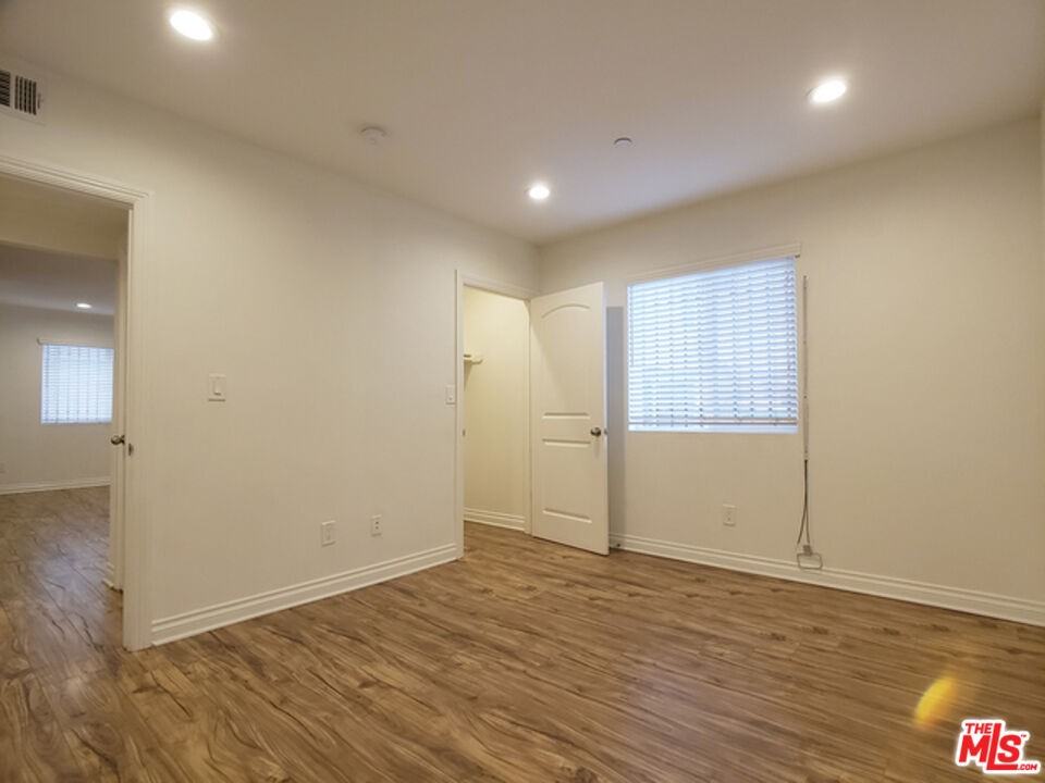 1144 S Mariposa Ave #1144 - Photo 2 of 9