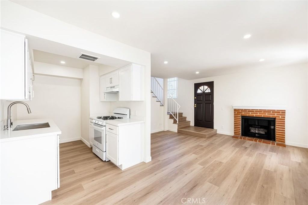 13838 Vanowen St #138382A - Photo 4 of 24