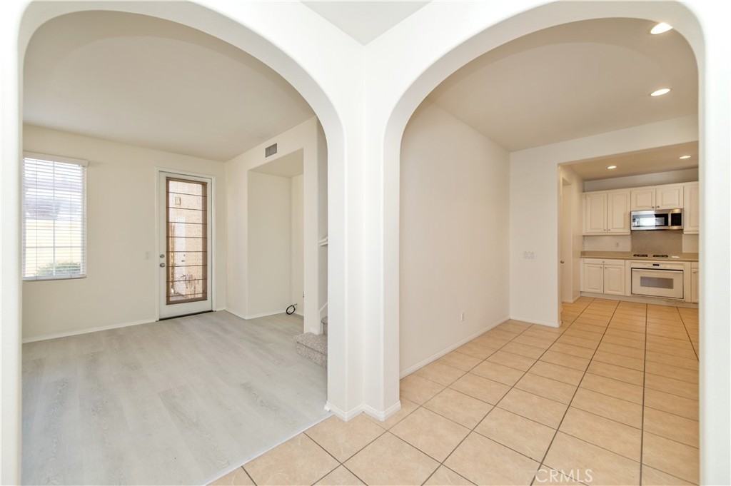 60 Chantilly #60 - Photo 3 of 22