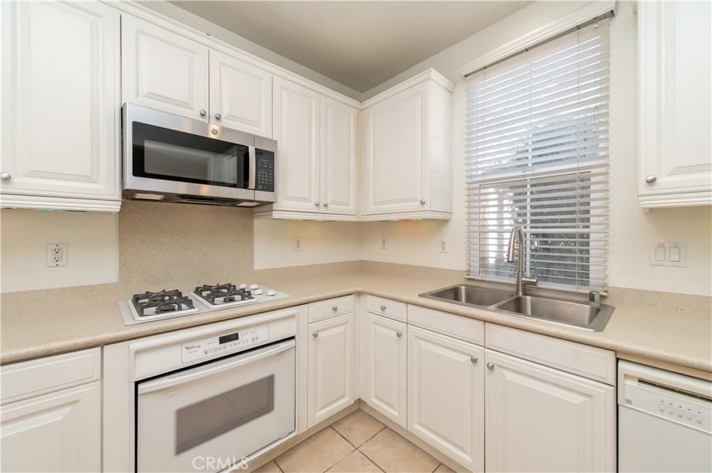 60 Chantilly #60 - Photo 6 of 22