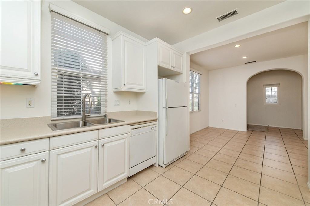 60 Chantilly #60 - Photo 7 of 22