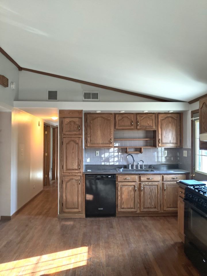 220 E Pleasant St #1 - Photo 5 of 18