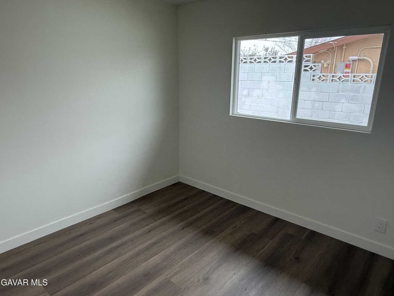 45433 Lorimer Ave #45433 - Photo 4 of 10