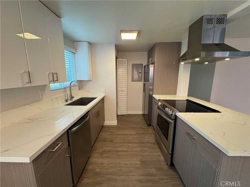 1102 Barbara St #1102B - Photo 2 of 22