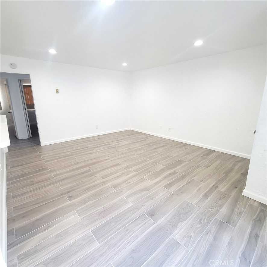 3901 Green Ave #3901