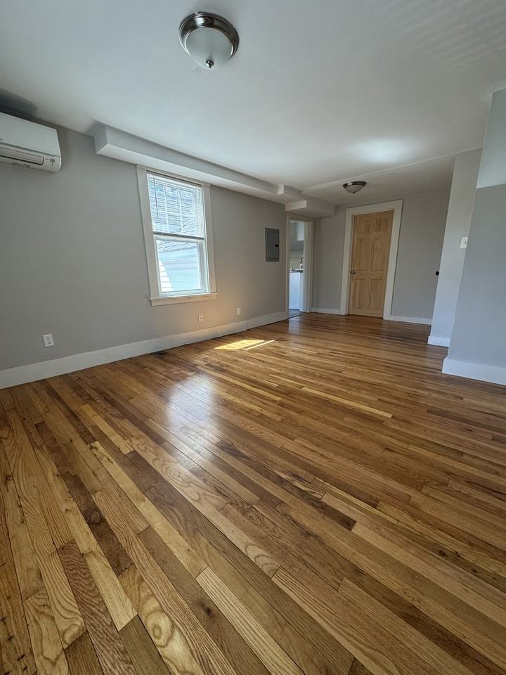 39 Middle St #2 - Photo 6 of 12