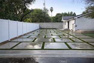 22827 Calvert St - Photo 1 of 1