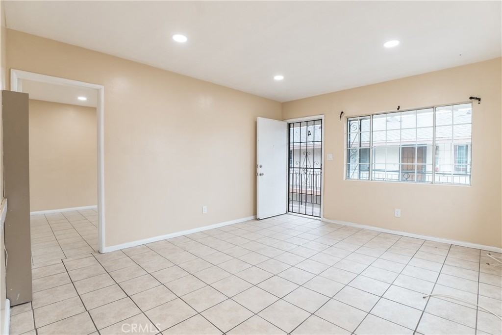 921 Carob Way #921 - Photo 7 of 14