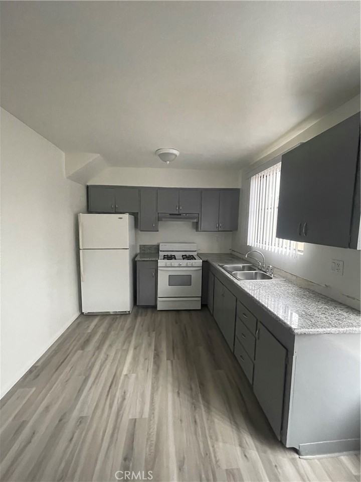 151 E 95th St #151-1 - Photo 2 of 15