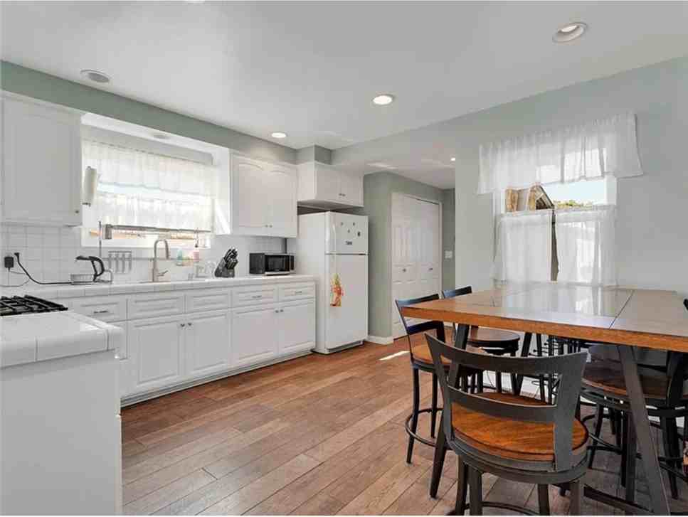 227 Valle Vista Ave #227 - Photo 2 of 13