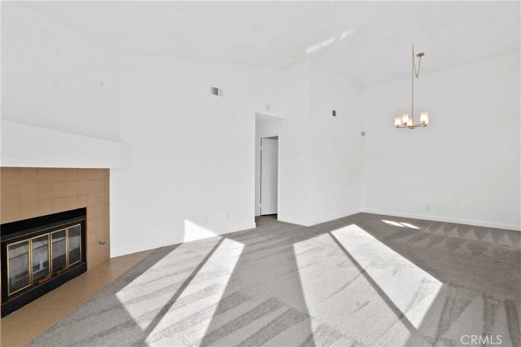 439 Deerfield Ave #439 - Photo 6 of 19