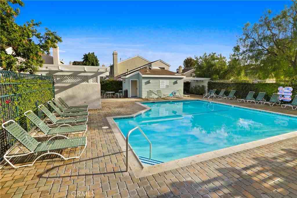 439 Deerfield Ave #439 - Photo 7 of 19