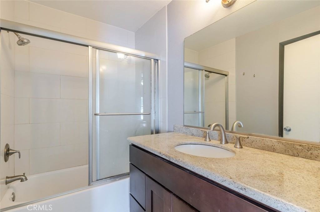 15113 Saticoy St #15113-16 - Photo 4 of 23