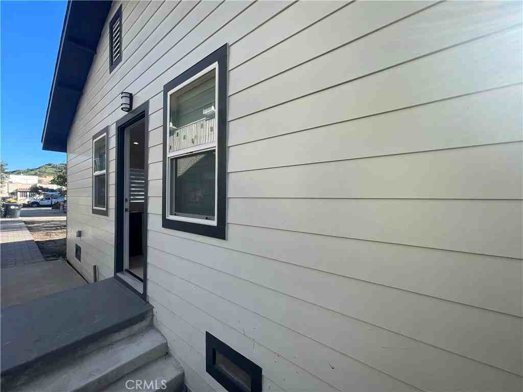 627 1/2 Fischer St #627 - Photo 4 of 19