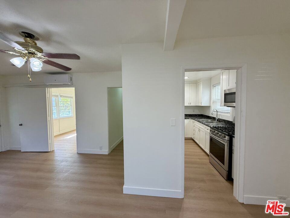 221 S Kenwood St #221-2 - Photo 7 of 8