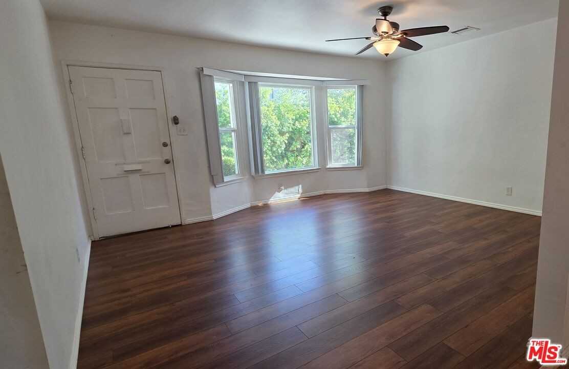 5444 Hermitage Ave #5444 - Photo 5 of 14