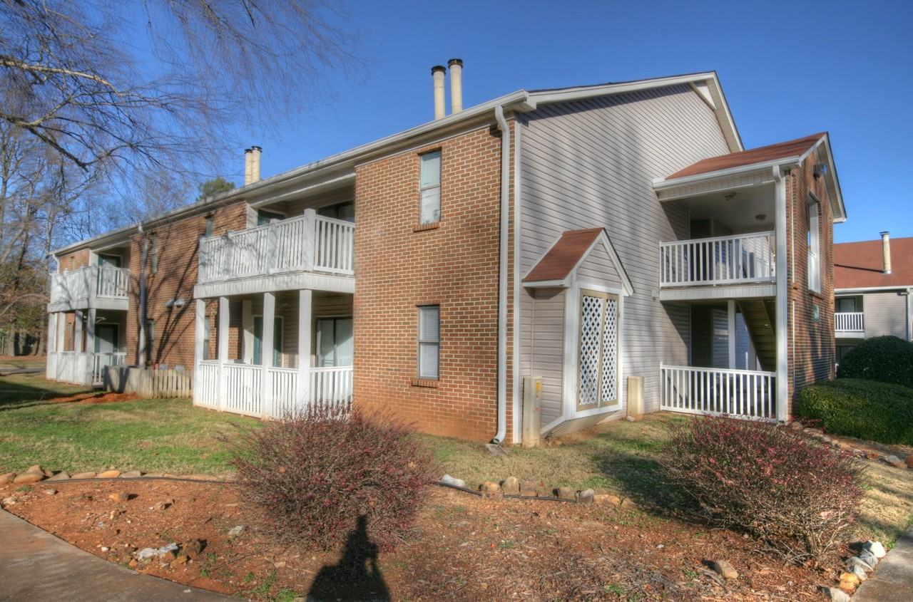 6644 Willow Pointe Drive Northwest - 1UNIT A #1 - Photo 2 of 16