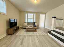 featured image of 5635 Hadfield St