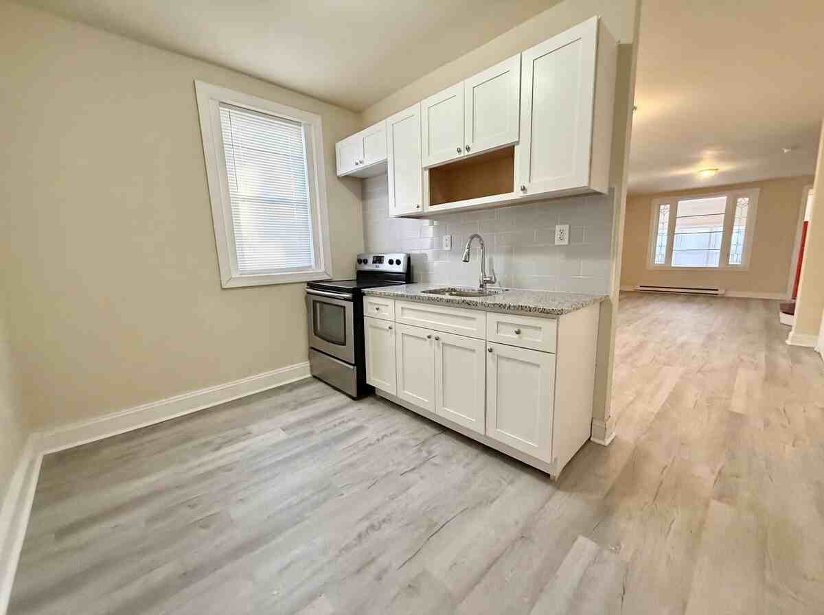 5635 Hadfield St - Photo 2 of 16