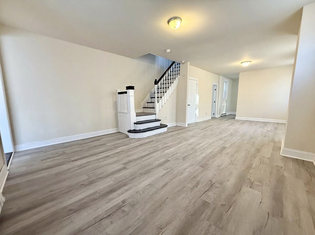 5635 Hadfield St - Photo 6 of 16