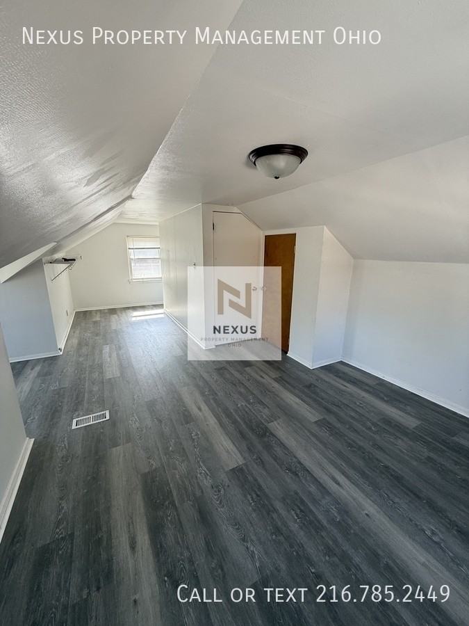 4492 W 170th St - Photo 5 of 16