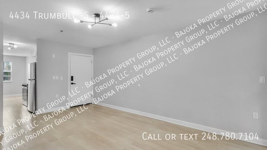 4434 Trumbull -5 #4434-5 - Photo 3 of 11