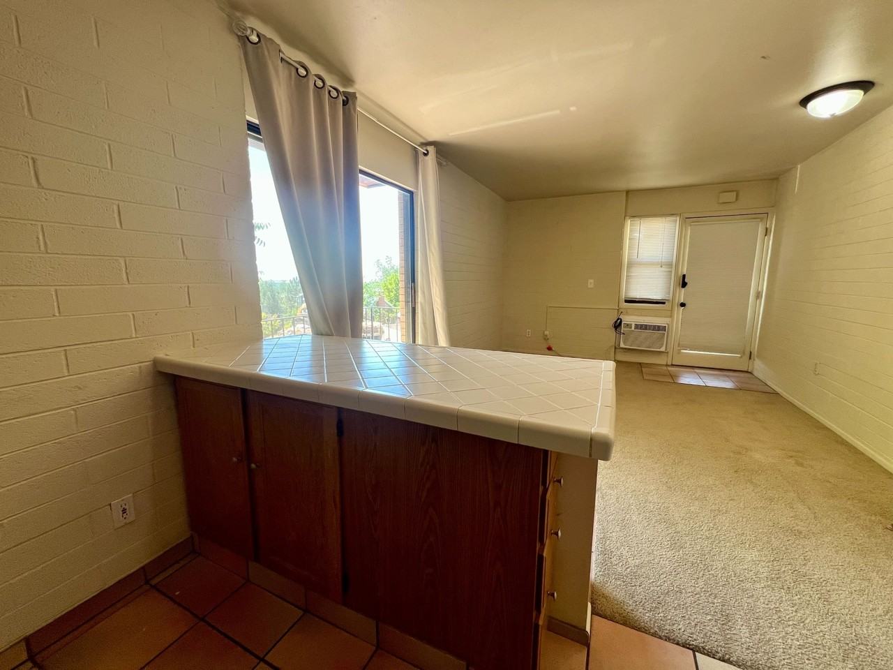 599 N Darwin St #14 - Photo 4 of 9