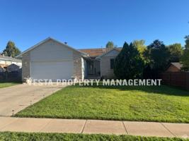 featured image of 981 Hudson St #1