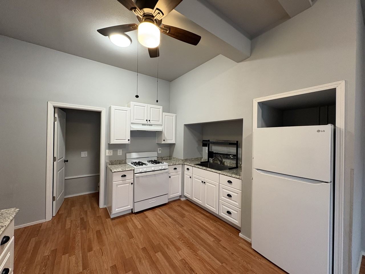 141 E Fairfield Ct #1 - Photo 3 of 16