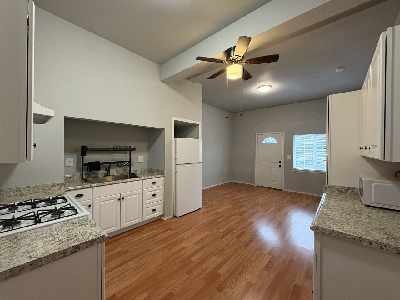 141 E Fairfield Ct #1 - Photo 4 of 16