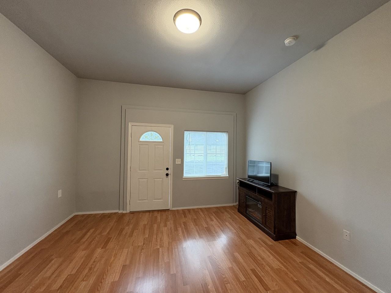 141 E Fairfield Ct #1 - Photo 6 of 16