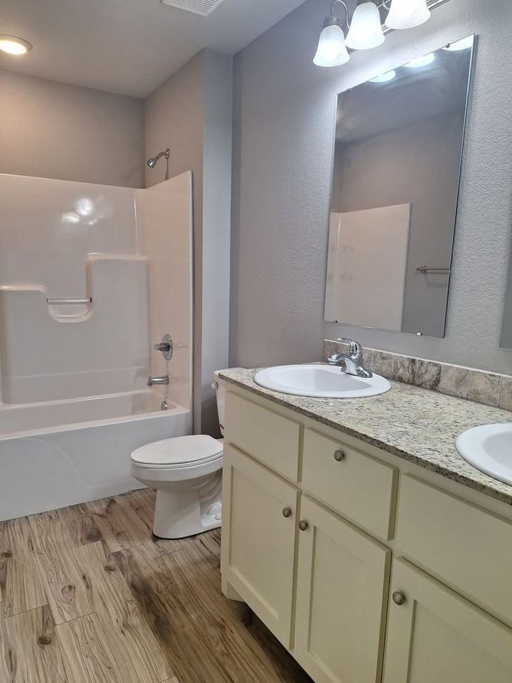 9009 Chanel Pl - Photo 2 of 8