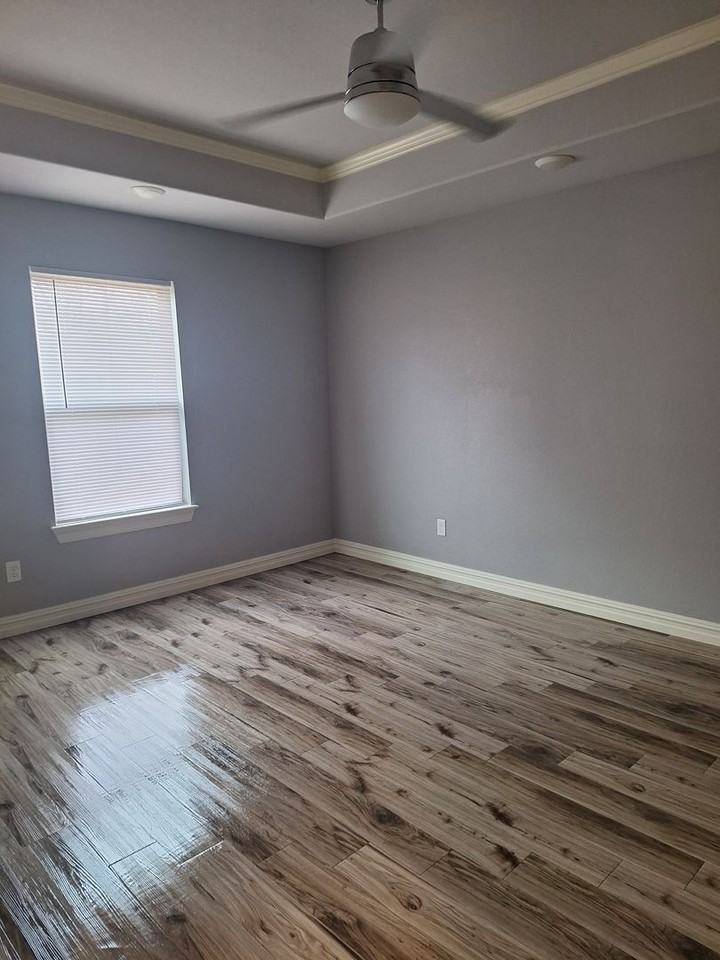 9009 Chanel Pl - Photo 5 of 8